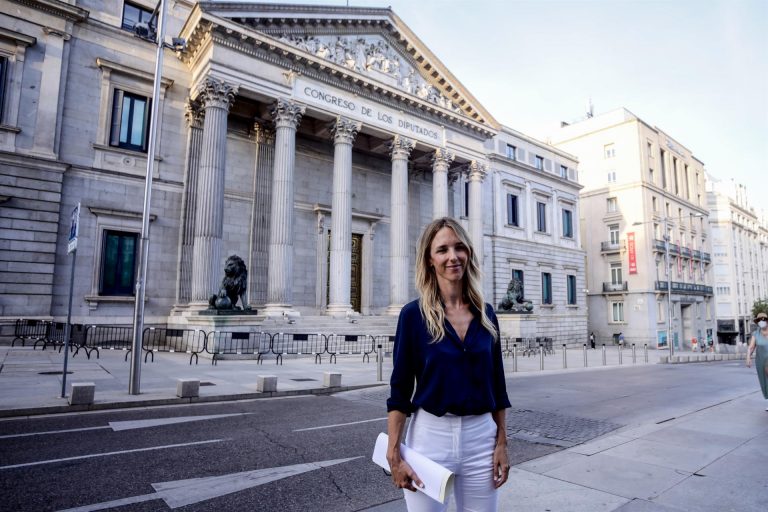 El PP expedienta a Cayetana Álvarez de Toledo por saltarse la disciplina de voto