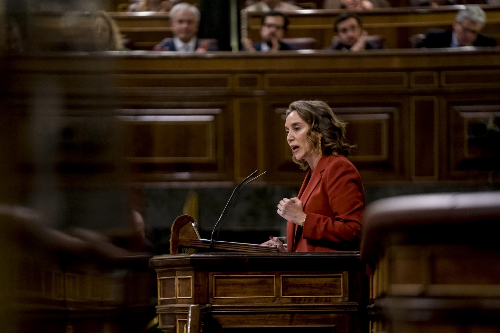 Gamarra pide a un Gobierno que se "descompone" dejarse ayudar con ley del sí es sí y Sánchez replica: "Yo doy la cara"
