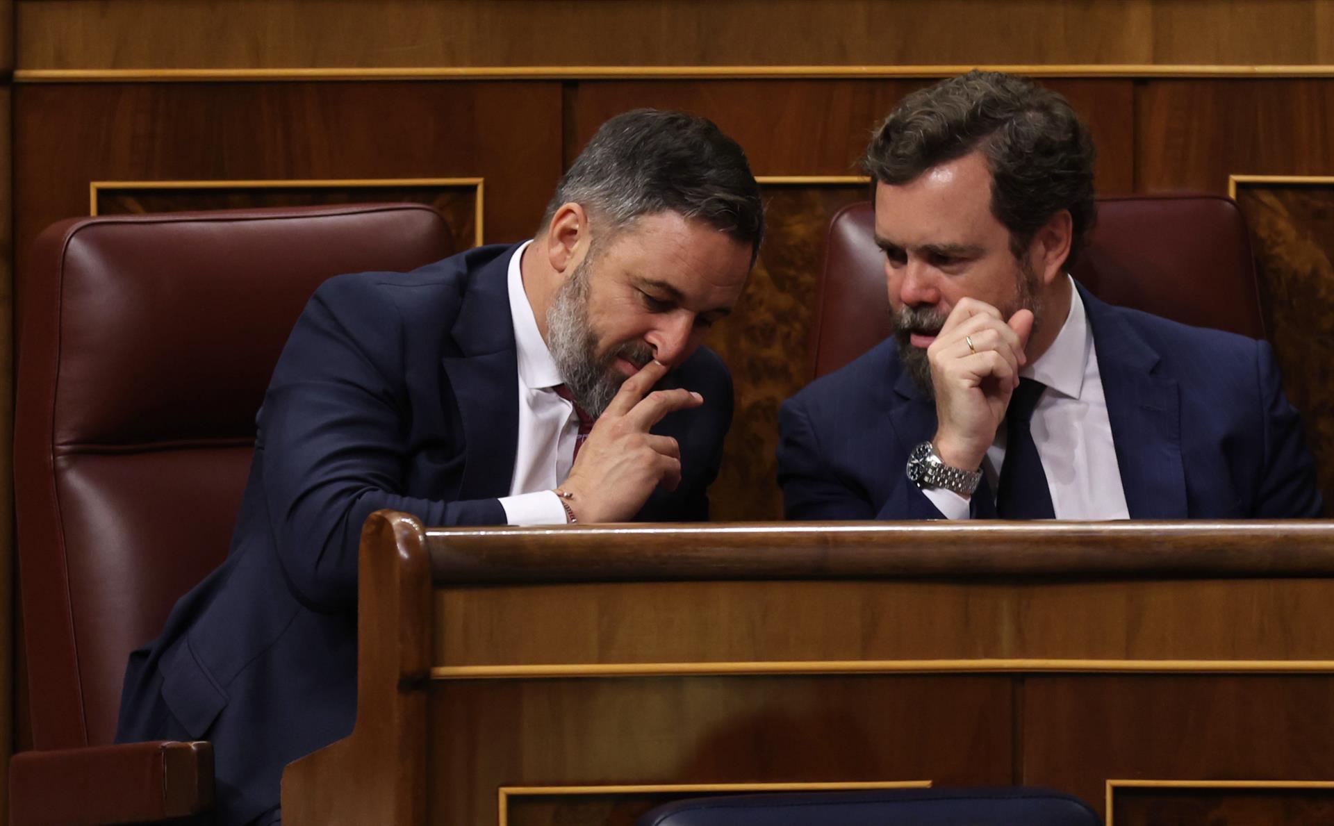 Vox se queda solo en el Congreso pidiendo un referéndum para ilegalizar a los socios independentistas del Gobierno