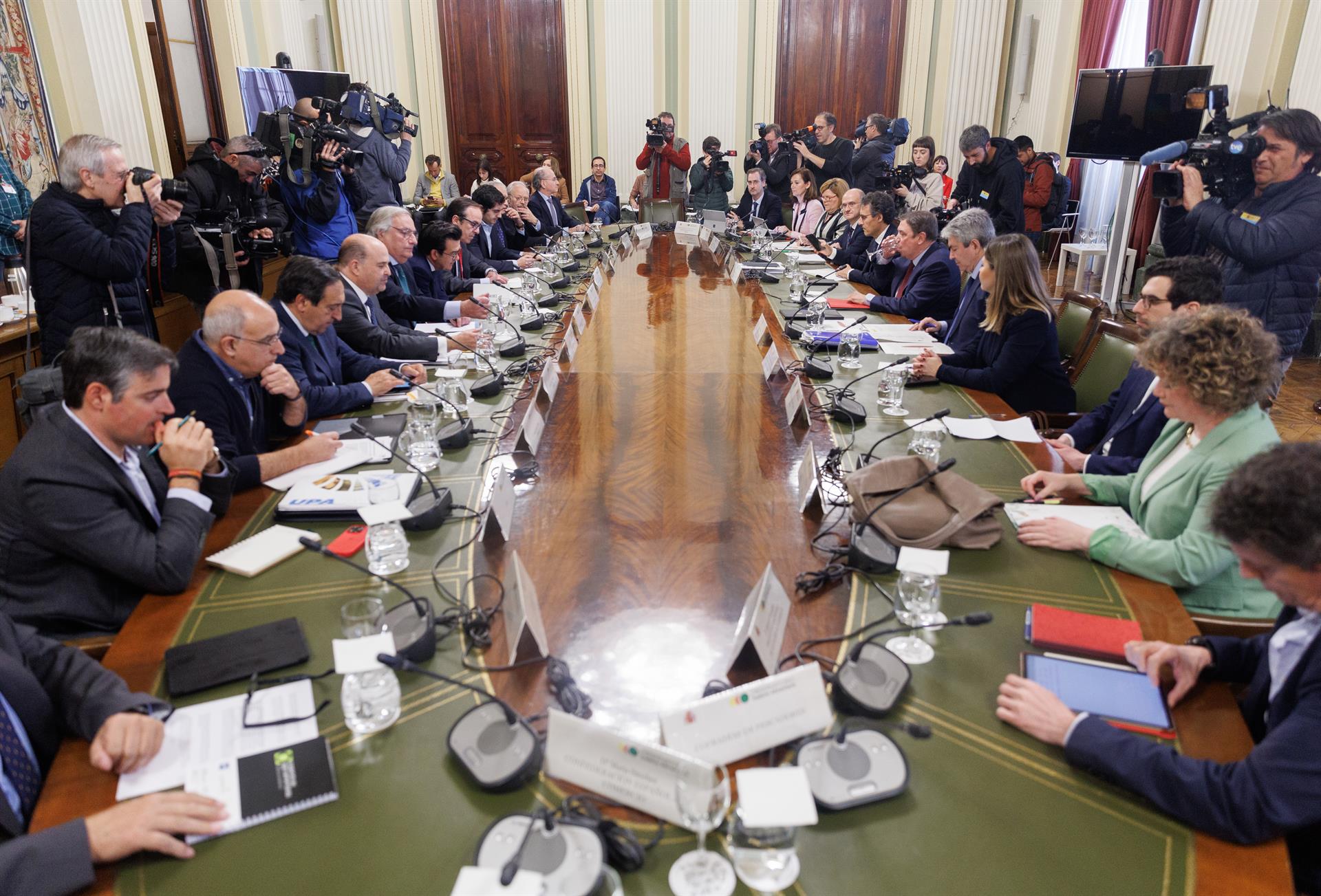 Planas cree que la inflación de alimentos ha tocado techo y pide a la cadena que refleje la bajada de precios