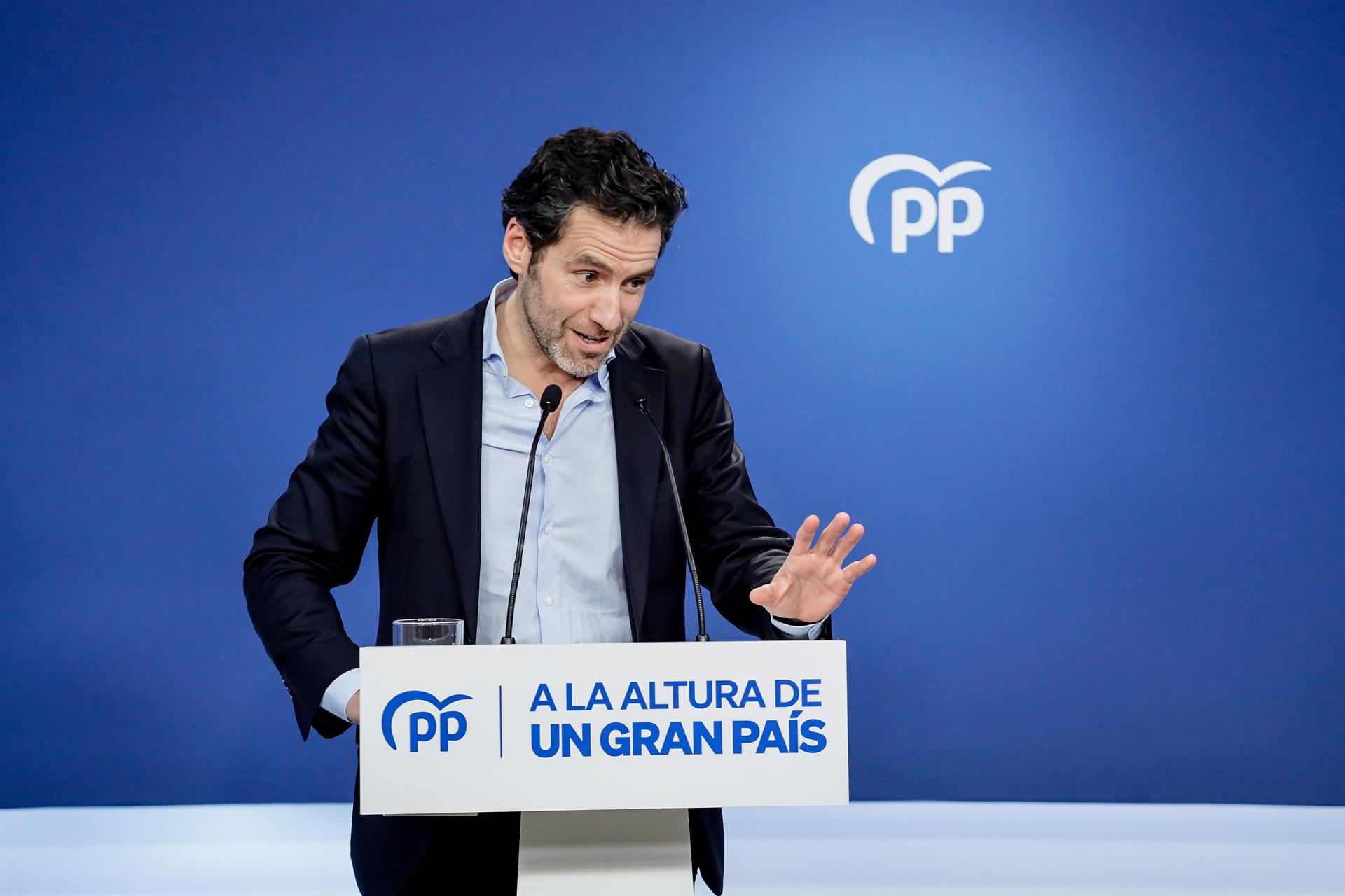 Sémper asegura que el PP debe huir "como de la peste" de la "antipolítica" del PSOE con la oposición
