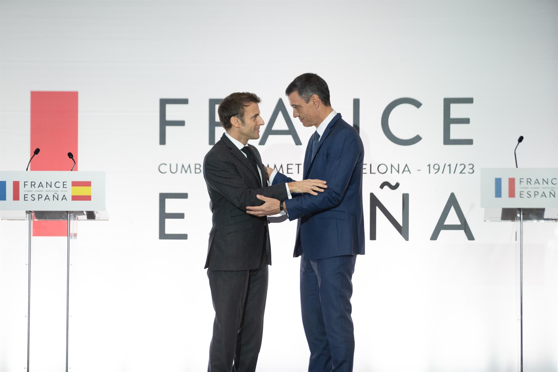 Albares dice que España y Francia ya trabajan en las "brigadas mixtas" que permitan reabrir los pasos fronterizos