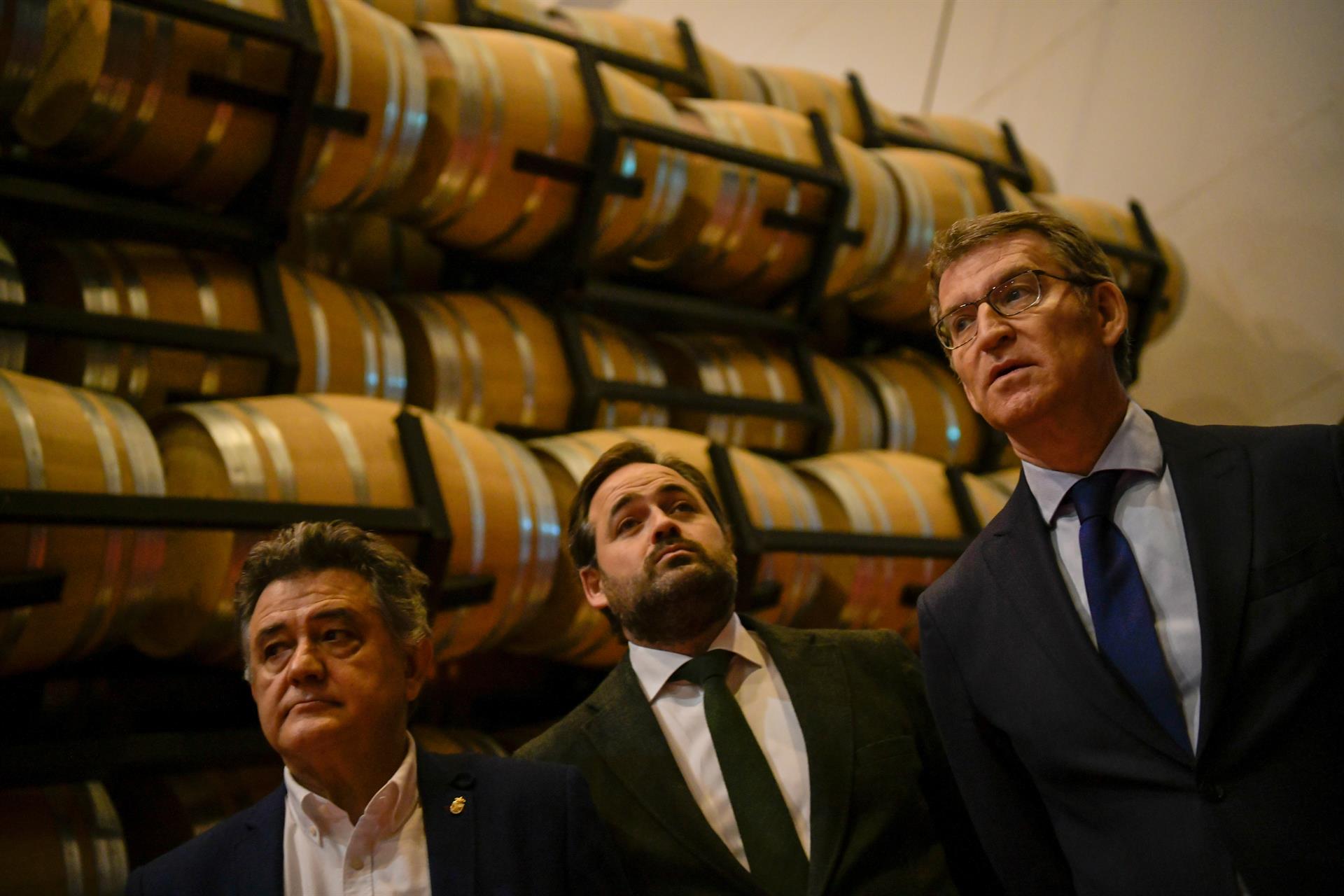 Feijóo confirma la abstención del PP en la moción pero acusa a Vox de dar una victoria a Sánchez con su "show"