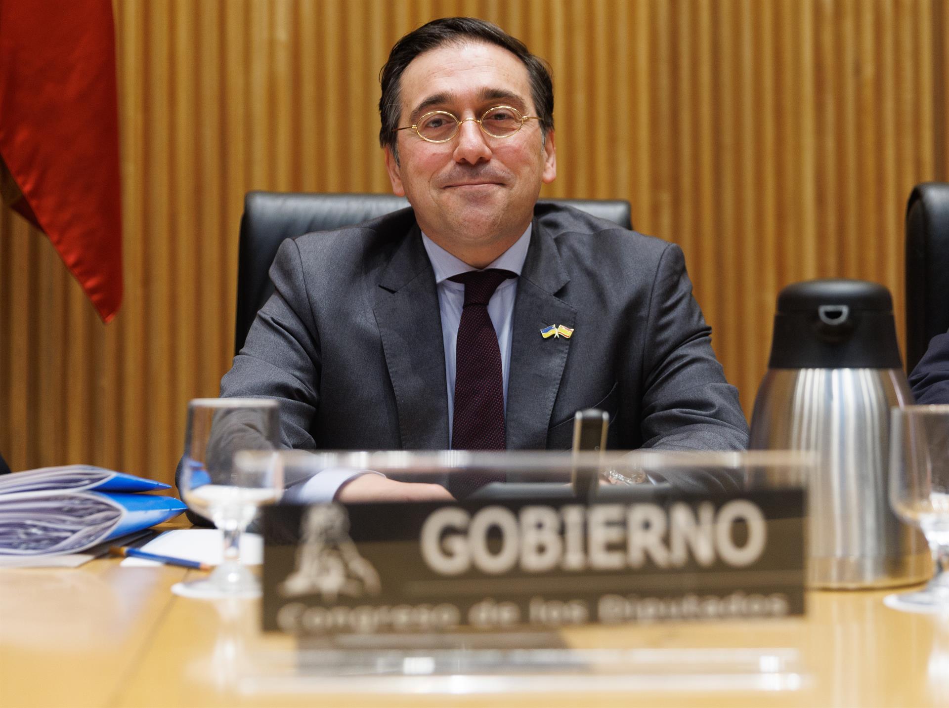 Albares tras las acusaciones de belicismo de Belarra al Gobierno: "Una cosa son las opiniones y otra las decisiones"