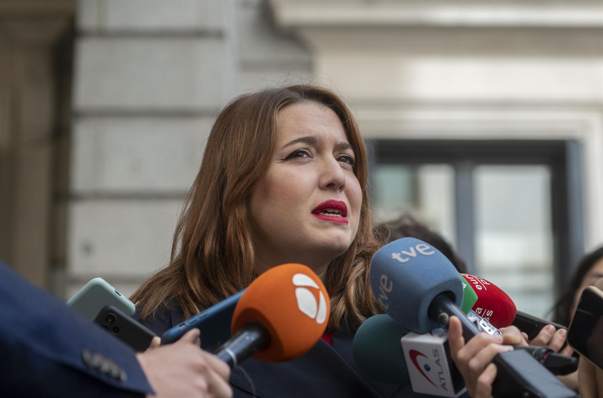 'Pam' replica que Vox "teatraliza" por el vídeo de manifestantes lamentando que la madre de Abascal no abortase