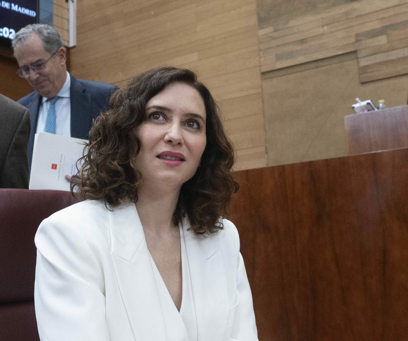 Ayuso lanza a Podemos que "16 euros al mes de bono social" no van a "tapar" las rebajas de penas a violadores