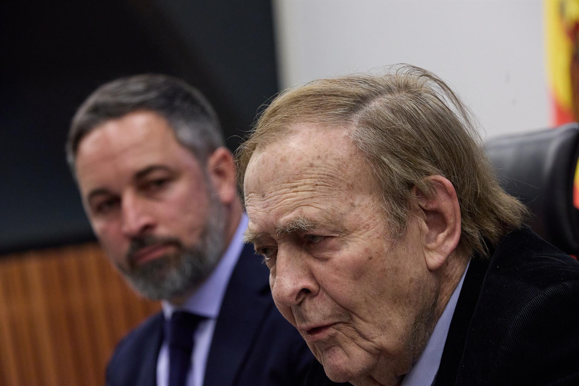 Tamames no aplaude el discurso con el que Abascal ha abierto el debate en el Congreso