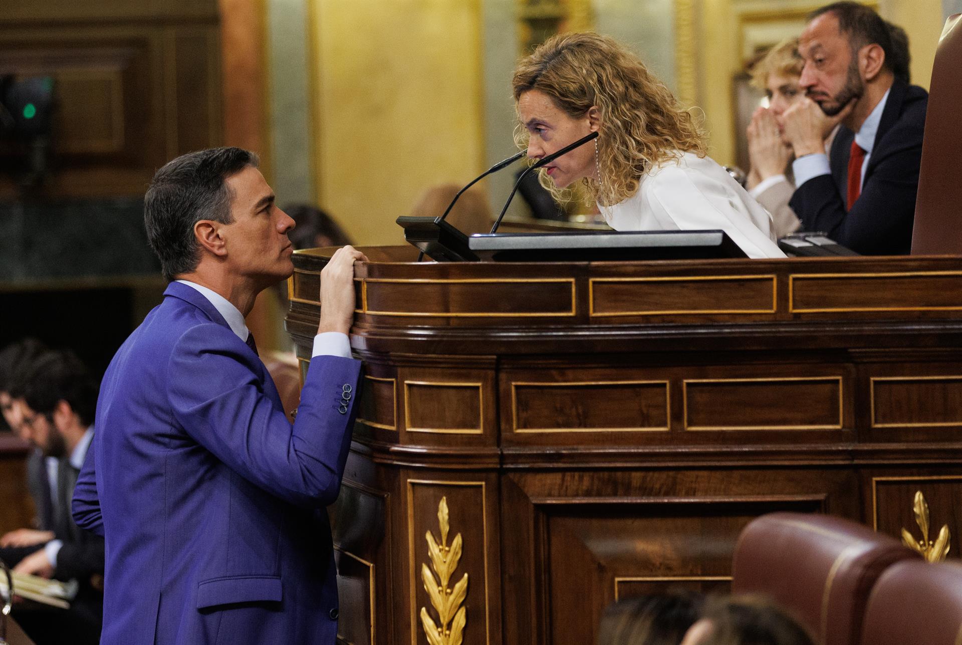 Sánchez no asiste a la sesión vespertina de la primera jornada de debate