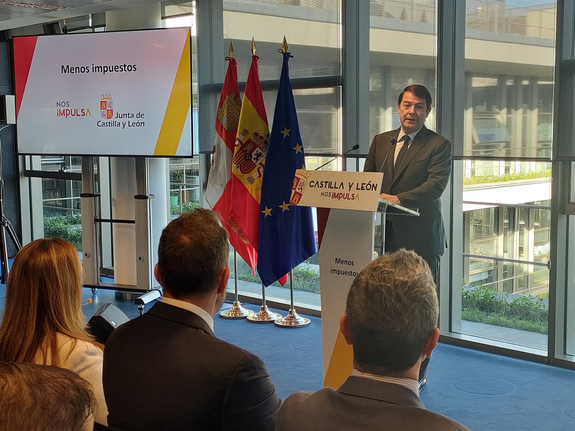 Mañueco anuncia un ahorro de 120 millones para los contribuyentes en el tramo autonómico de la Declaración de la Renta