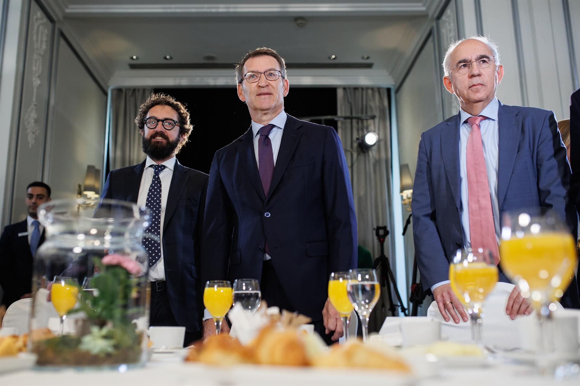 Feijóo apoya a la Junta con Doñana y critica que el Gobierno llame a Moreno "señorito soberbio" y no busque soluciones