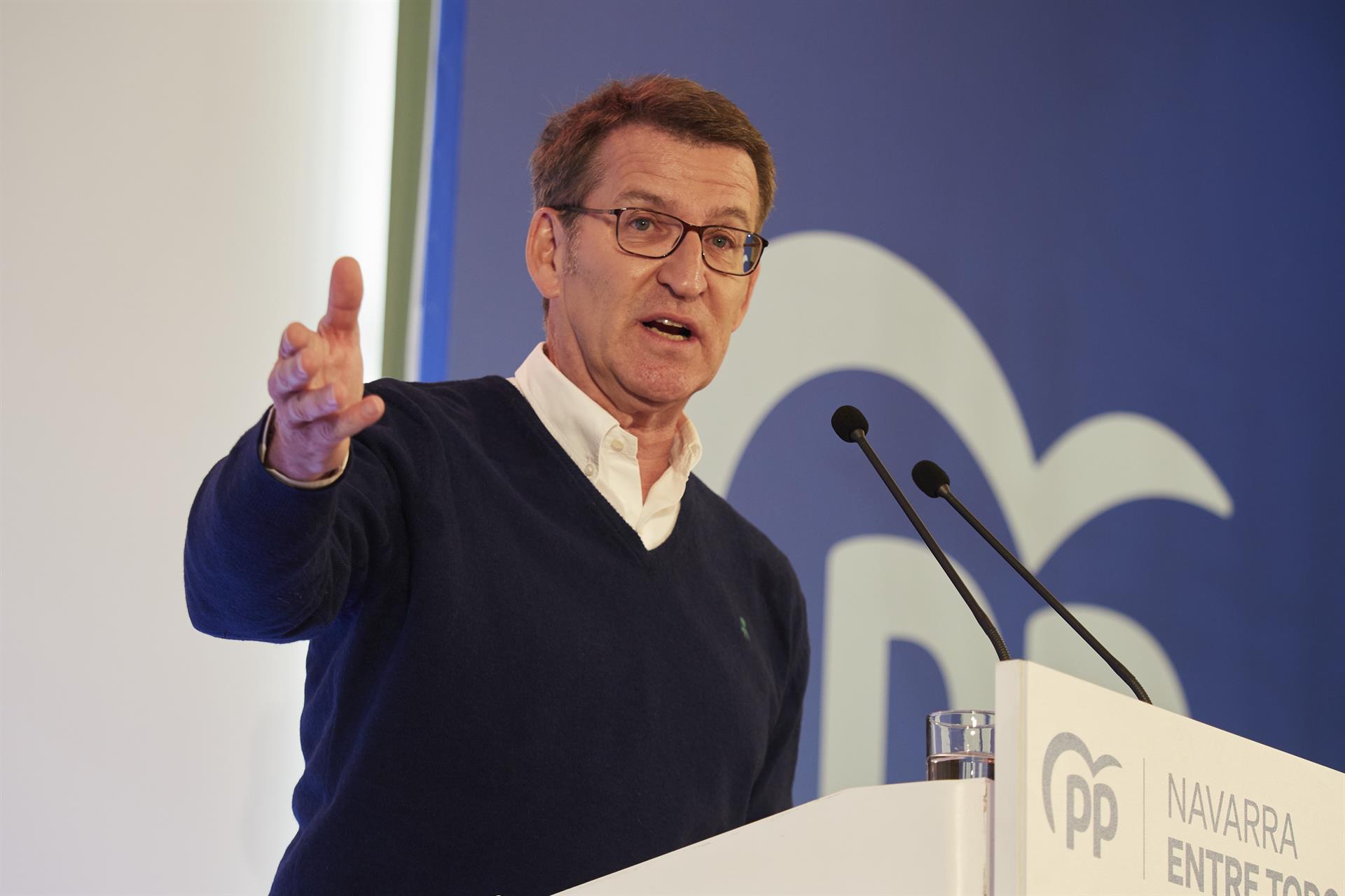 Feijóo promete reactivar el sector de la automoción impulsando la electrificación y la sustitución de viejos vehículos