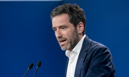 semper dice que el pp pedira el voto para un gobierno que gestione recupere la dignidad y no normalice la corrupcion