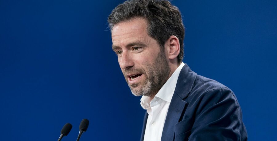 semper dice que el pp pedira el voto para un gobierno que gestione recupere la dignidad y no normalice la corrupcion