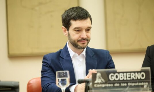 los partidos de sumar piden a bustinduy que sea candidato