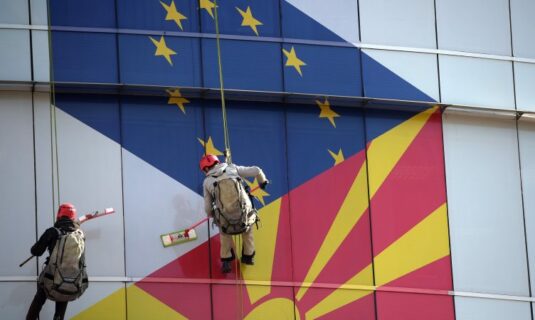 la oposicion nacionalista encabeza el recuento en macedonia del norte