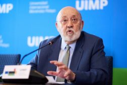 tezanos niega instrucciones de moncloa y enmarca las criticas al cis en una estrategia politica soy independiente