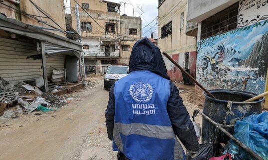 el gobierno carga contra israel por las inaceptables violaciones de edificios de unrwa y defiende a la agencia