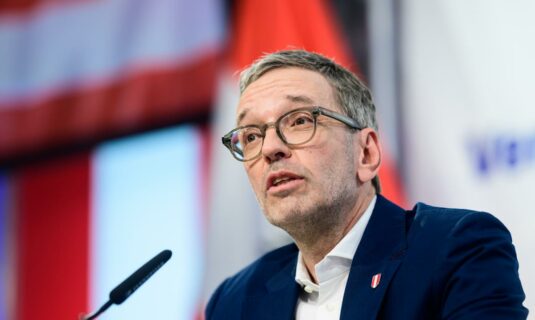 austria el presidente encarga formar gobierno al lider de fpo