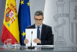 bolanos insiste en la idea del gobierno de agotar la legislatura aunque no salga adelante la senda de estabilidad