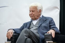 felipe gonzalez pide a sanchez que convoque elecciones