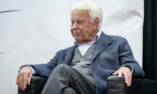 felipe gonzalez pide a sanchez que convoque elecciones