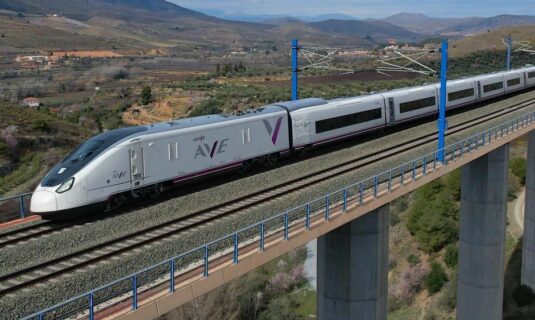 el primer informe oficial apunta a una rotura de la via previa al paso del iryo