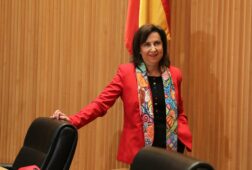 robles dice a israel que no esta en posicion de dar lecciones de nada y reivindica el pacifismo del ejecutivo espanol