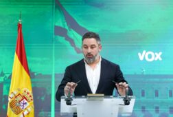 abascal se reune con meloni en roma pude hablar sobre la insolita corrupcion politica que padecemos los espanoles