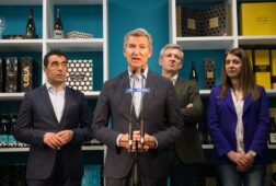 feijoo agradado porque juan carlos i este en sanxenxo aqui esta muy bien y puede regatear