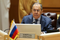 rusia acusa a la burocracia de bruselas de renovar la ideologia nazi