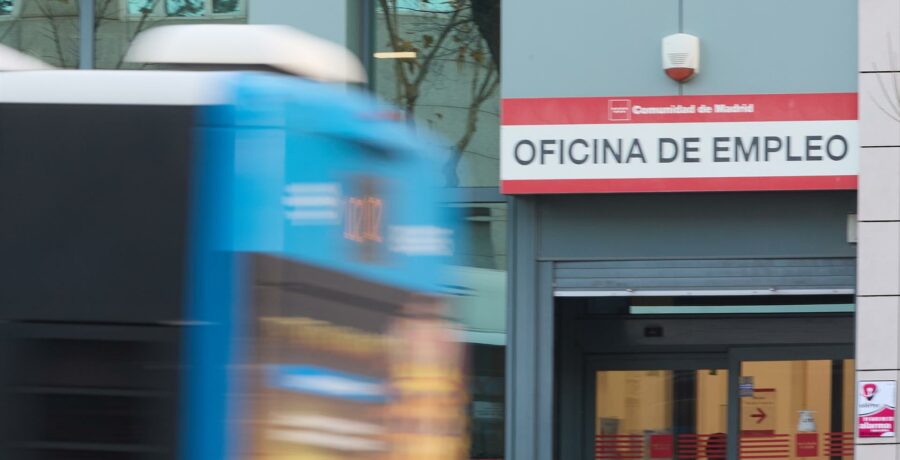 el paro sube en 231 500 personas hasta marzo su mayor alza desde 2013 y se destruyen 170 300 empleos