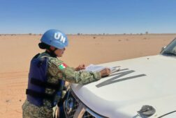 el consejo de seguridad de la onu apoya el plan marroqui para el sahara occidental y prorroga un ano mas la mision