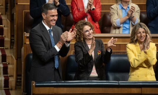 el ala socialista del gobierno ve muy complicada la reduccion de jornada y cree que junts va en serio con su negativa