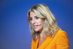 yolanda diaz promete medidas de proteccion a trabajadores si el conflicto en iran tiene consecuencias socioeconomicas