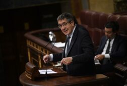 psoe confia en sacar el decreto antiaranceles con el apoyo de junts y ve tremendo que el pp vote en contra