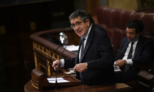 psoe confia en sacar el decreto antiaranceles con el apoyo de junts y ve tremendo que el pp vote en contra