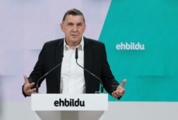 otegi abre la puerta a un gobierno con pnv y pse eh bildu esta preparado para gobernar