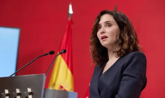 sheinbaum invita a ayuso a pasar mas tiempo de vacaciones en mexico