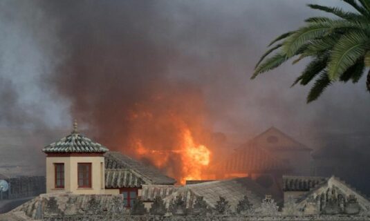 juanma moreno se declara sobrecogido y espera el menor dano posible tras el incendio en la mezquita de cordoba