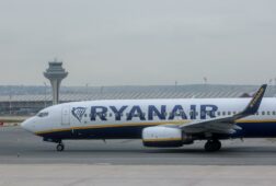 ugt convoca huelga en ryanair a partir del 15 de agosto y hasta final de ano