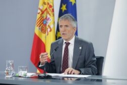 marlaska avisa que si una ccaa no puede gestionar los incendios puede pedir al gobierno la emergencia nacional