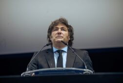 milei se enfrenta al congreso por la subida de las pensiones y ayudas a la discapacidad
