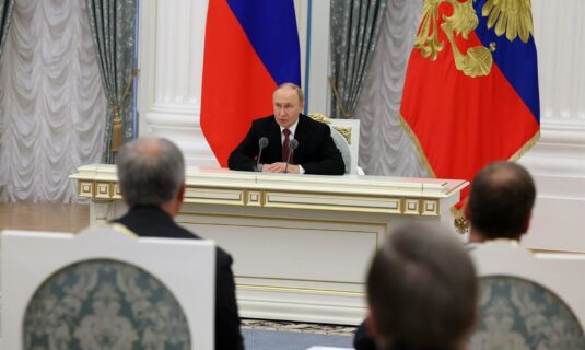 putin propone quedarse con el este de ucrania a cambio de congelar la ofensiva como condicion de paz