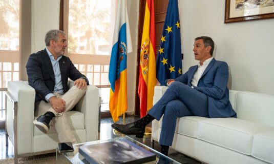sanchez y clavijo se reuniran el proximo lunes en lanzarote para hablar sobre migracion agenda canaria y presupuestos