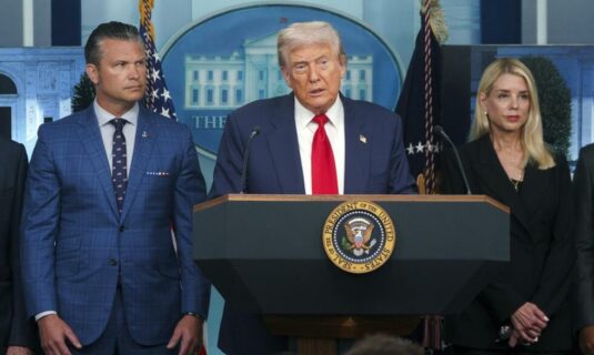 trump tilda a espana de perdedor y le acusa de ser muy hostil con la otan no es un jugador de equipo