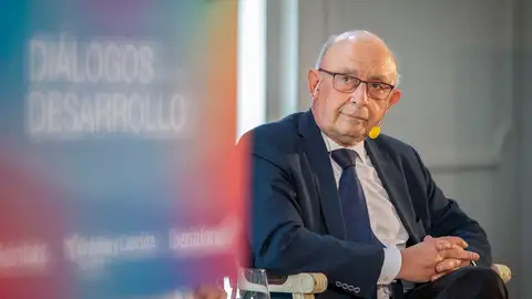 iu afirma que el exministro montoro deberia estar en prision provisional al igual que santos cerdan
