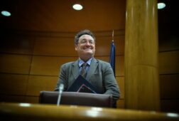 el gobierno tramita una peticion de indulto para garcia ortiz y emplaza al supremo a que emita informe