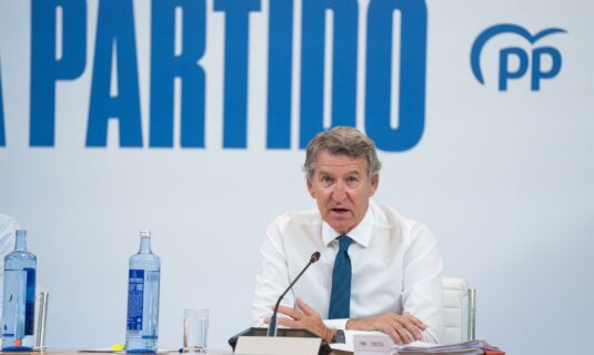 feijoo plantea una reforma que obligue al gobierno a convocar elecciones si acumula dos prorrogas presupuestarias