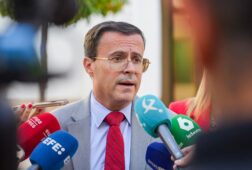 gallardo augura que la derecha se va a llevar una gran sorpresa en las elecciones y pide al psoe no arrugarse