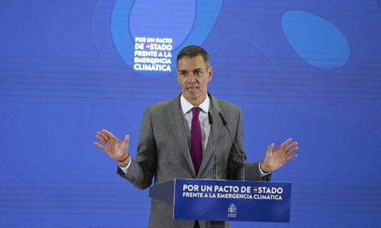 el gobierno aprobara manana el pacto de estado contra el cambio climatico con mas medios contra incendios los 365 dias